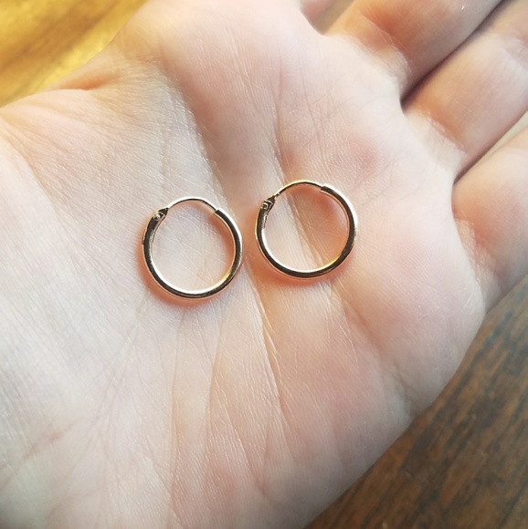 NWOT 15mm Mini Gold Hoop Earrings - Picture 4 of 8